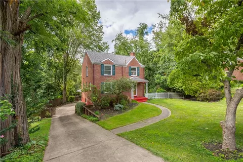 5640 Valleyview Dr, Bethel Park, PA 15102