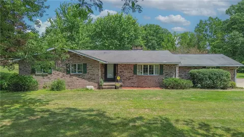 550 Mccaughtry Run Rd, Darlington, PA 16115