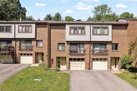 206 Springwater Ct, Coraopolis, PA 15108