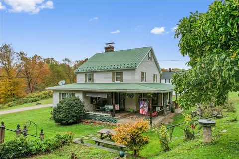 218 Outcrop Rd, Smithfield, PA 15478
