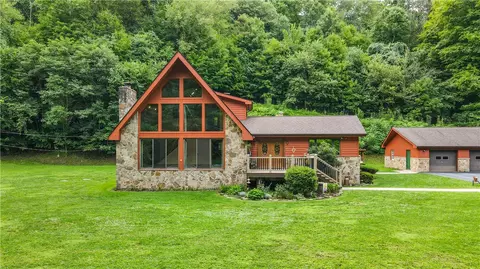 3061 Scheinbach Rd, Finleyville, PA 15332