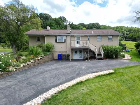 8076 Franklin Rd, Evans City, PA 16033