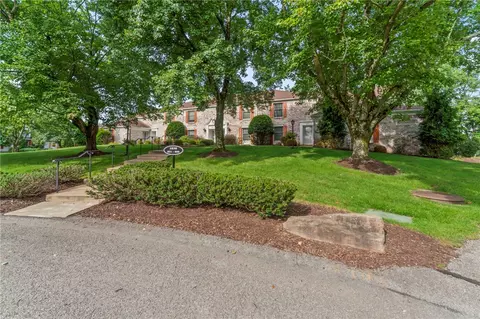 1836 Foxcroft Ln #501, Allison Park, PA 15101