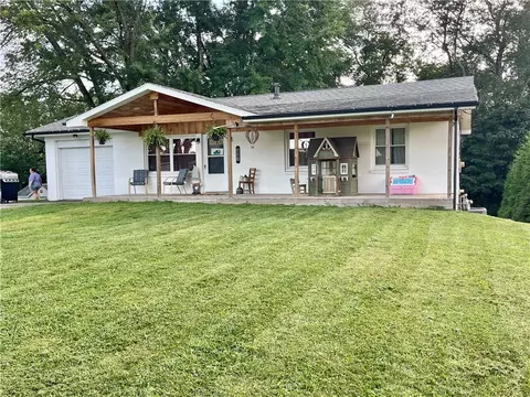 201 S Summit Dr, Apollo, PA 15613