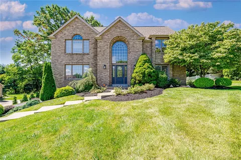111 Merino Dr, Canonsburg, PA 15317