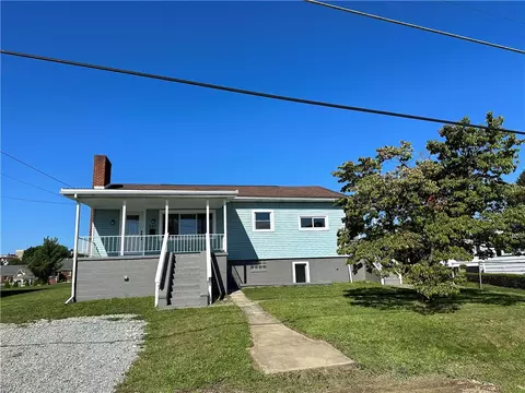237 High St, Mount Pleasant, PA 15666