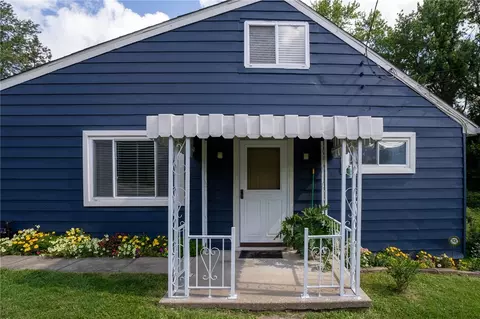 436 Moon Clinton Rd, Coraopolis, PA 15108