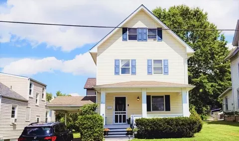 217 Maple St, Slippery Rock, PA 16057