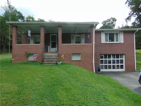 991 River Rd, Dawson, PA 15428