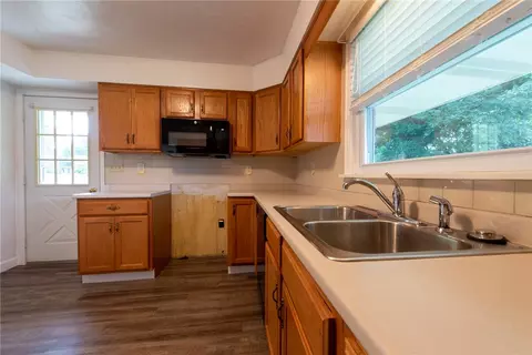 110 Park Ave, Apollo, PA 15613 photo 10