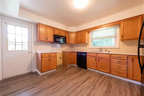 110 Park Ave, Apollo, PA 15613 photo 8