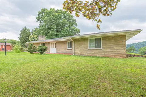 110 Park Ave, Apollo, PA 15613 photo 32