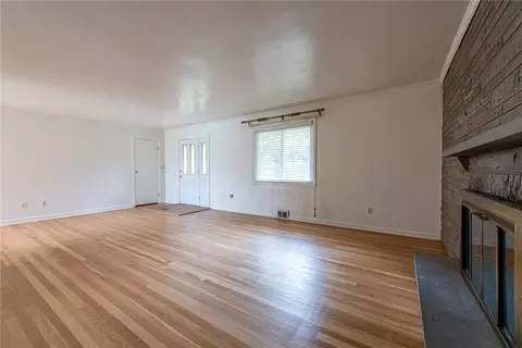 110 Park Ave, Apollo, PA 15613 photo 4