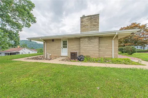 110 Park Ave, Apollo, PA 15613 photo 31