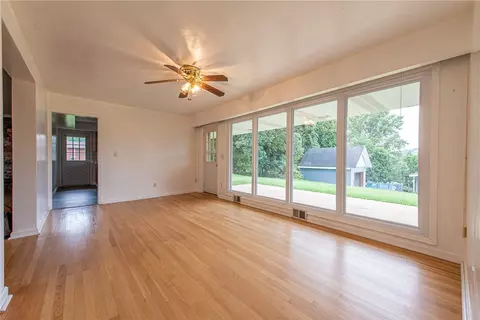 110 Park Ave, Apollo, PA 15613 photo 5