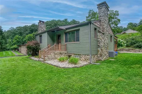 3008 White Tail Ln, Pittsburgh, PA 15209