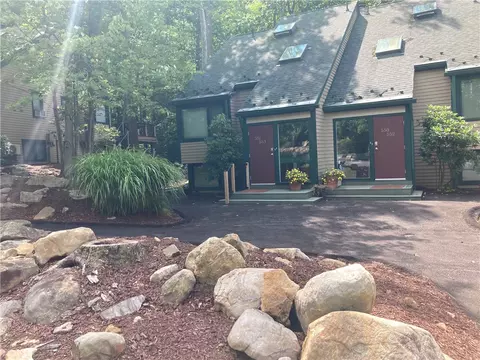 551 Laurel Pond- Nemacolin, Farmington, PA 15437