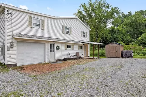 46 Run St, Slovan, PA 15078