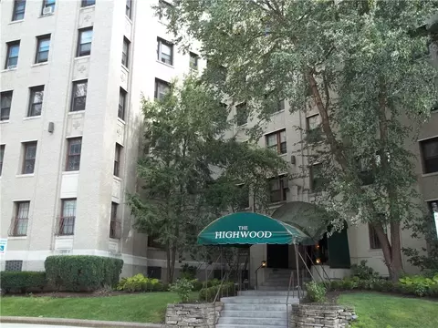 372 S Highland Ave #406, Pittsburgh, PA 15206