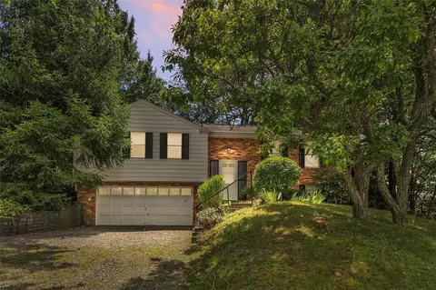 365 Iroquois Ave, Pittsburgh, PA 15237