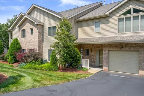 9705 Sundance Dr, Bridgeville, PA 15017