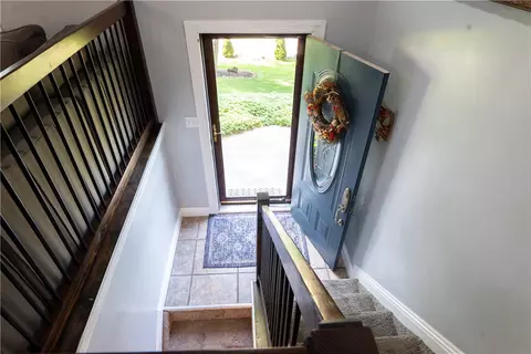 163 Edgewater Dr, Monaca, PA 15061 photo 2