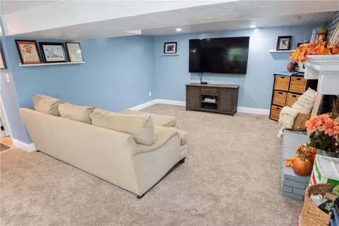 163 Edgewater Dr, Monaca, PA 15061 photo 14