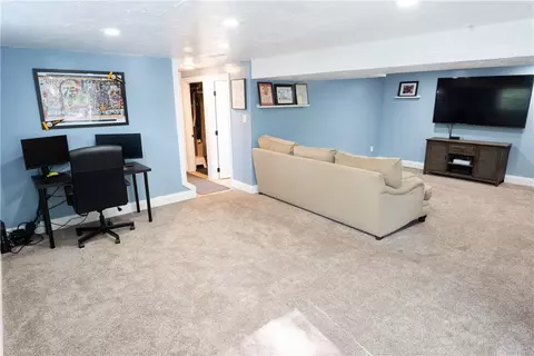 163 Edgewater Dr, Monaca, PA 15061 photo 16