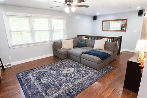 163 Edgewater Dr, Monaca, PA 15061 photo 6