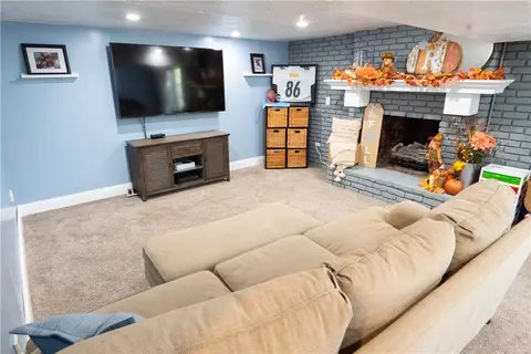 163 Edgewater Dr, Monaca, PA 15061 photo 13