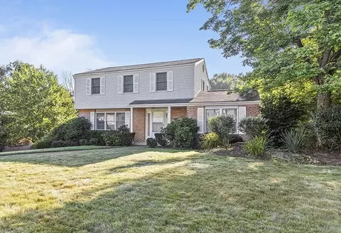 713 Heathergate Dr, Pittsburgh, PA 15238