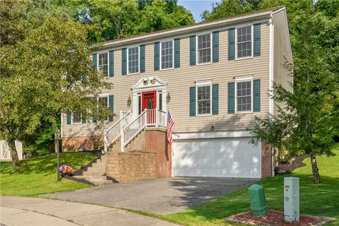5019 Spruce Dr, Moon Township, PA 15108