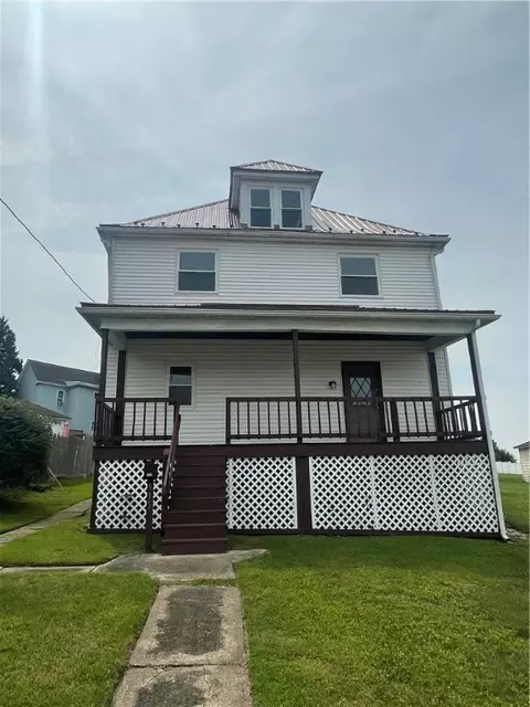 515 E Murphy Ave, Connellsville, PA 15425