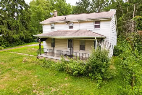 29 Old Plank Rd, Butler, PA 16001
