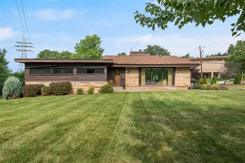 1134 Arrowood Dr, Pittsburgh, PA 15243