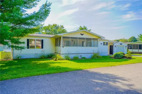36 Oakview Dr, Beaver Falls, PA 15010