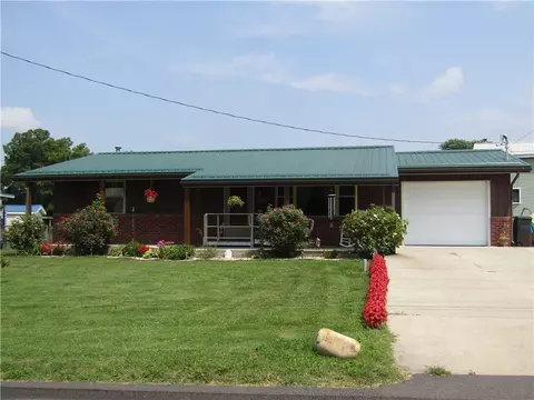 1539 Hyndman St, Connellsville, PA 15425