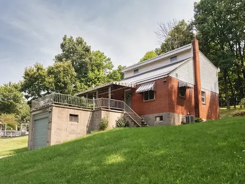 2096 Dime Rd, Vandergrift, PA 15690