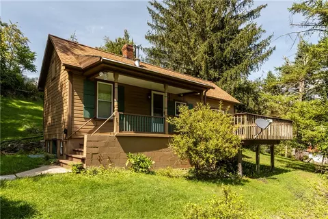 760 Clare Dr, Washington, PA 15301