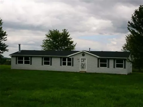 3242 Shaffer Rd, Ellwood City, PA 16117