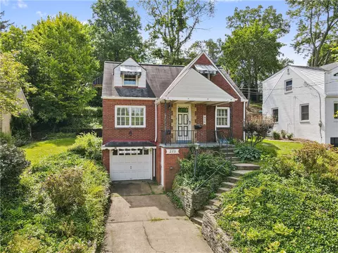 315 Newburn Dr, Pittsburgh, PA 15216
