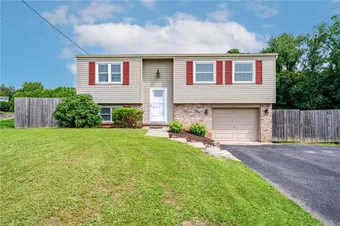 215 Eleanor Dr, Latrobe, PA 15650