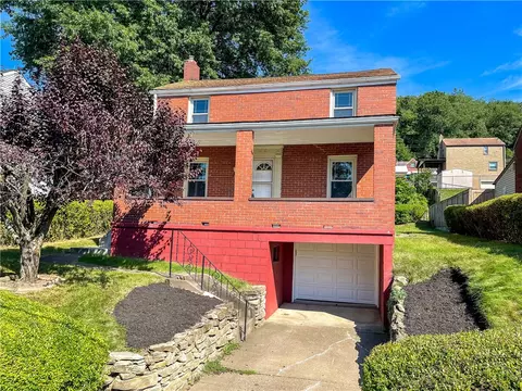 233 E Fairmont Ave, Trafford, PA 15085