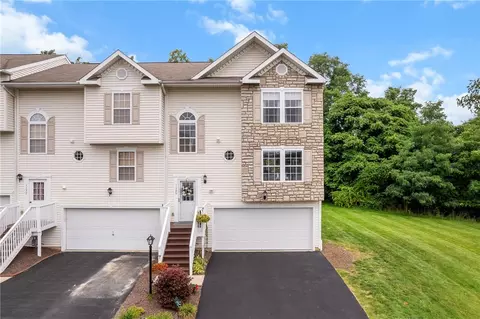 1125 Arrowhead Dr, Washington, PA 15301