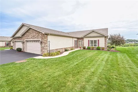 1317 Lynchfield Ln, Greensburg, PA 15601