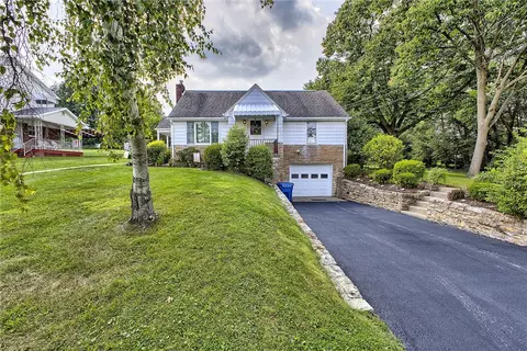 1569 Woodlawn Dr, Latrobe, PA 15650