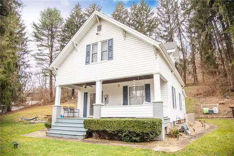 30 Terrace Dr, Charleroi, PA 15022