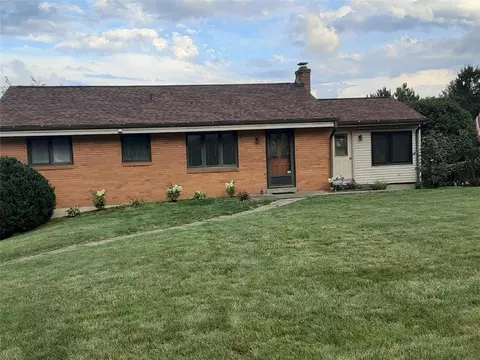 107 Flicker Dr, Mckees Rocks, PA 15136