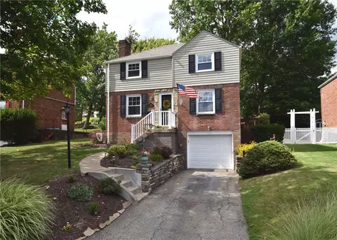 5318 Fieldcrest Dr, Pittsburgh, PA 15236