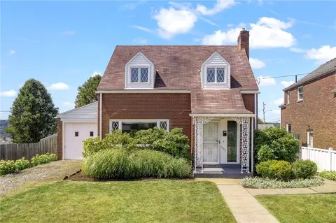 1633 Alcoa Dr, New Kensington, PA 15068